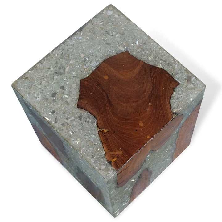 Tabouret en bois de teck massif et résine
